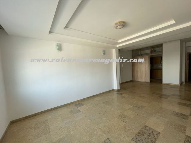 Appartement à louer avec balcon et parking