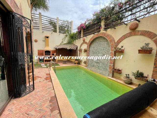 Villa avec piscine pour des vacances