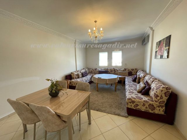BEL APPARTEMENT SUR AV DES FAR