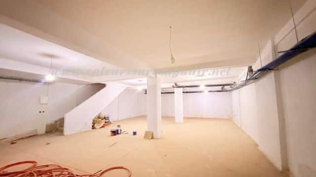 LOCAL COMMERCIAL AVEC GRAND SOUS-SOL